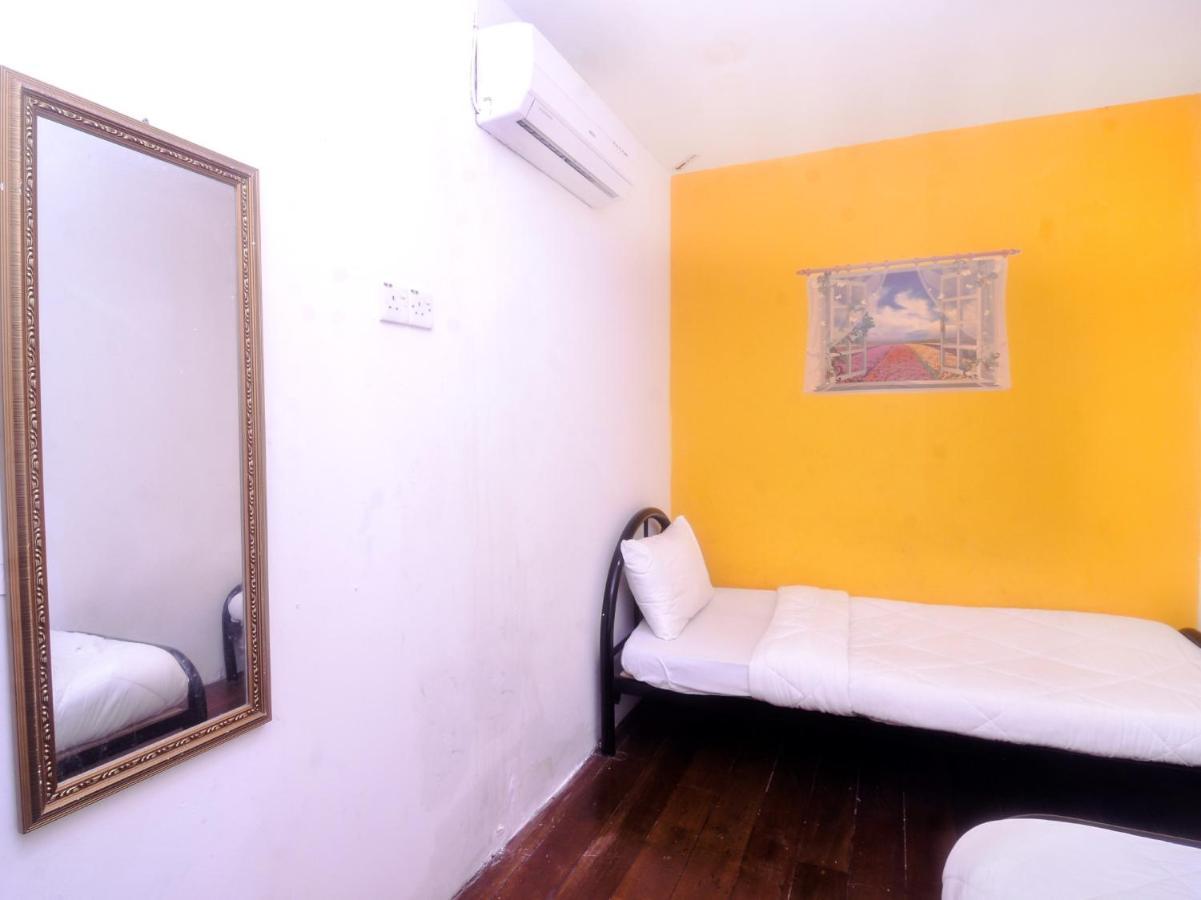 Spot On 89886 Backpacker'S Stay Services Kuching Zewnętrze zdjęcie